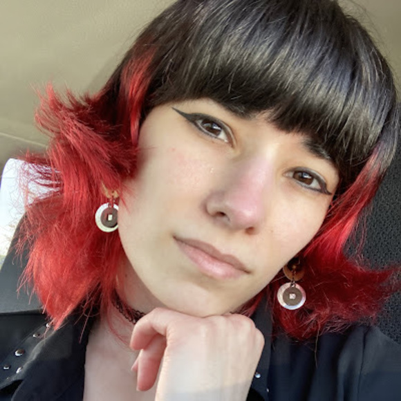 Meet your Posher, Jade - Picture 1 of 1